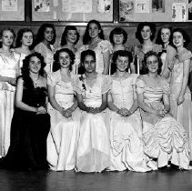 Future Homemakers of America Members Exchange Installation of Officers